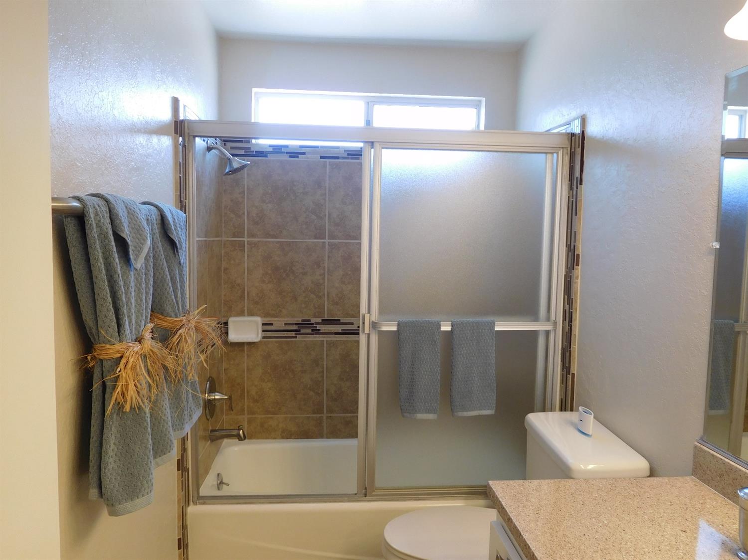 Undisclosed, Apple Valley, CA 92307 photo 17