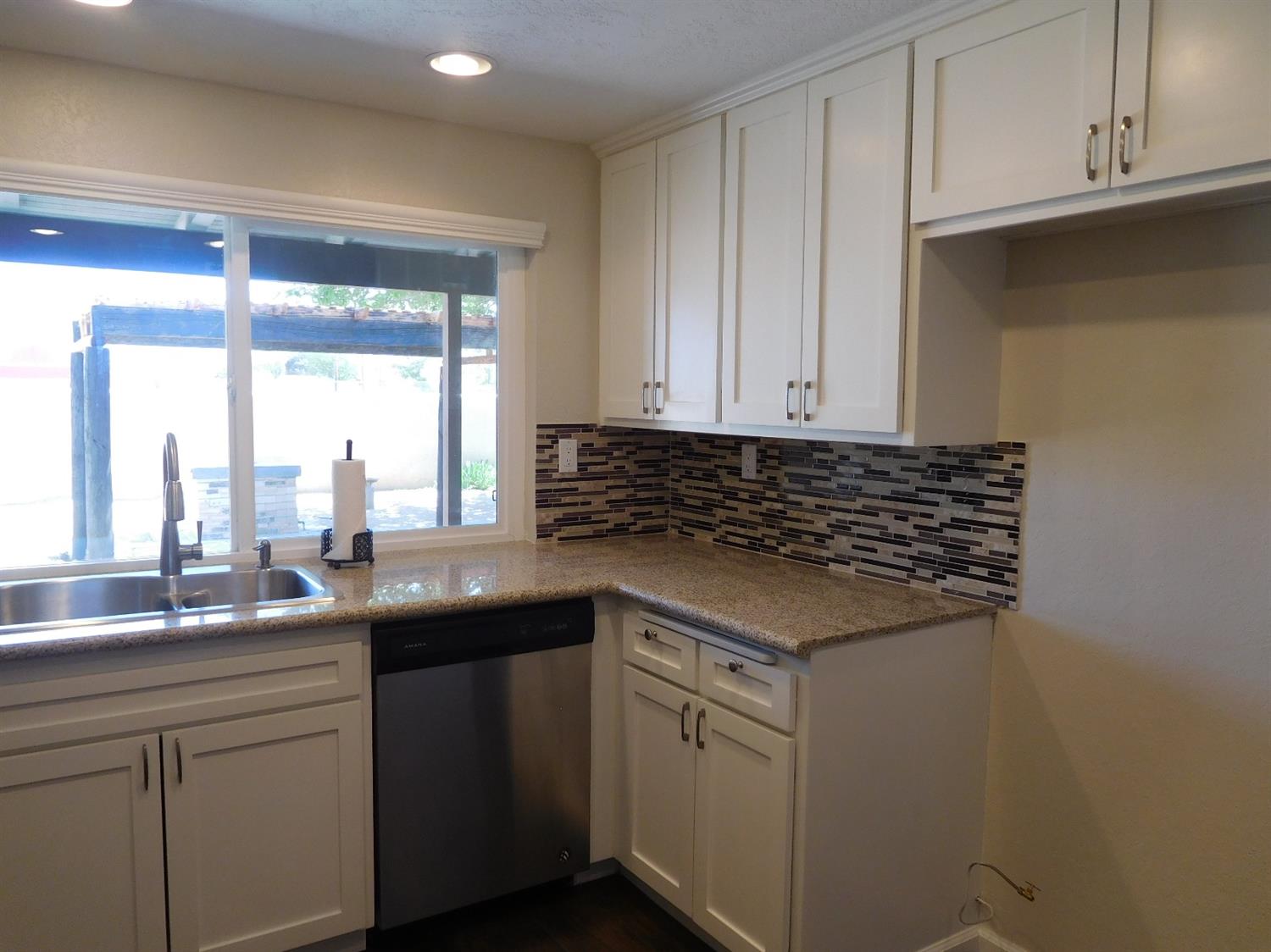 Undisclosed, Apple Valley, CA 92307 photo 5
