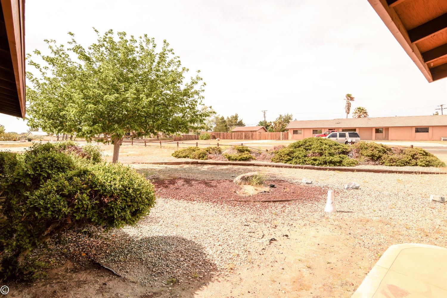 18079 Manitou Dr, Apple Valley, CA 92307 photo 12