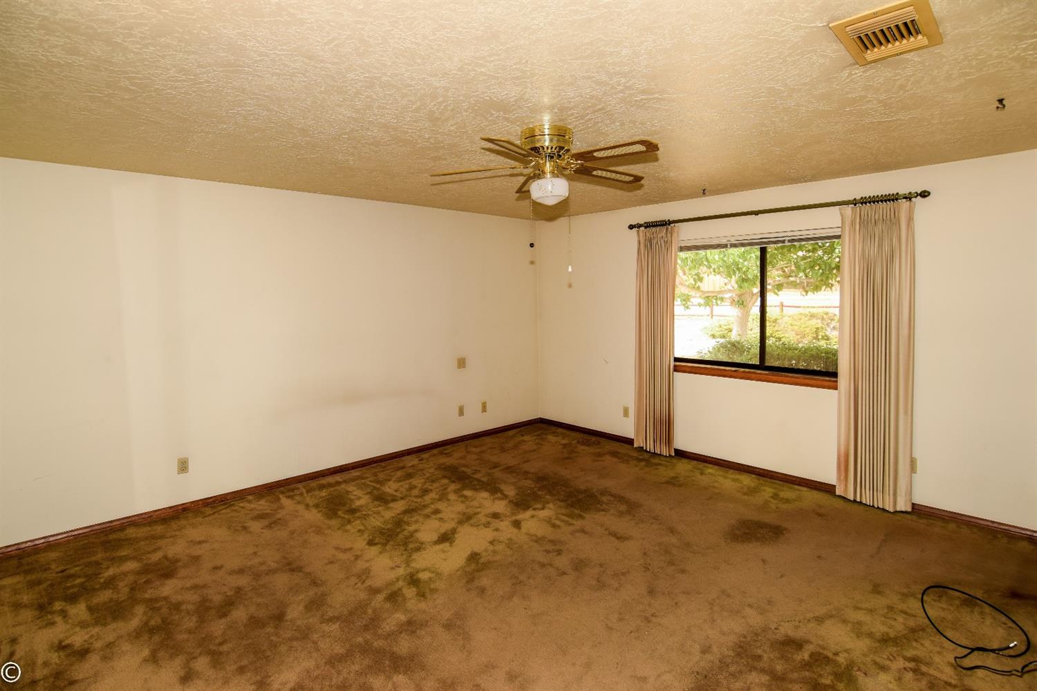 18079 Manitou Dr, Apple Valley, CA 92307 photo 23