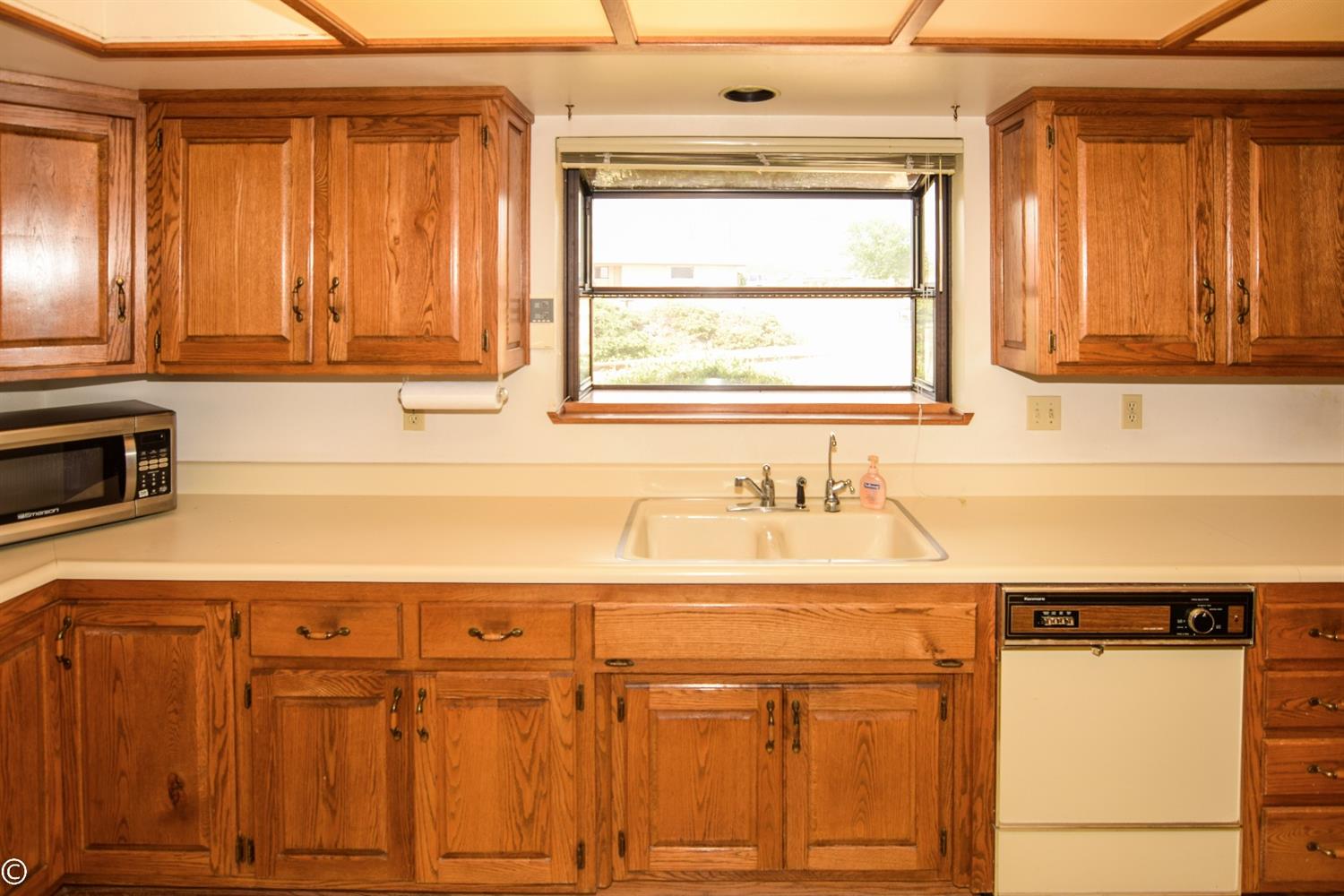 18079 Manitou Dr, Apple Valley, CA 92307 photo 22