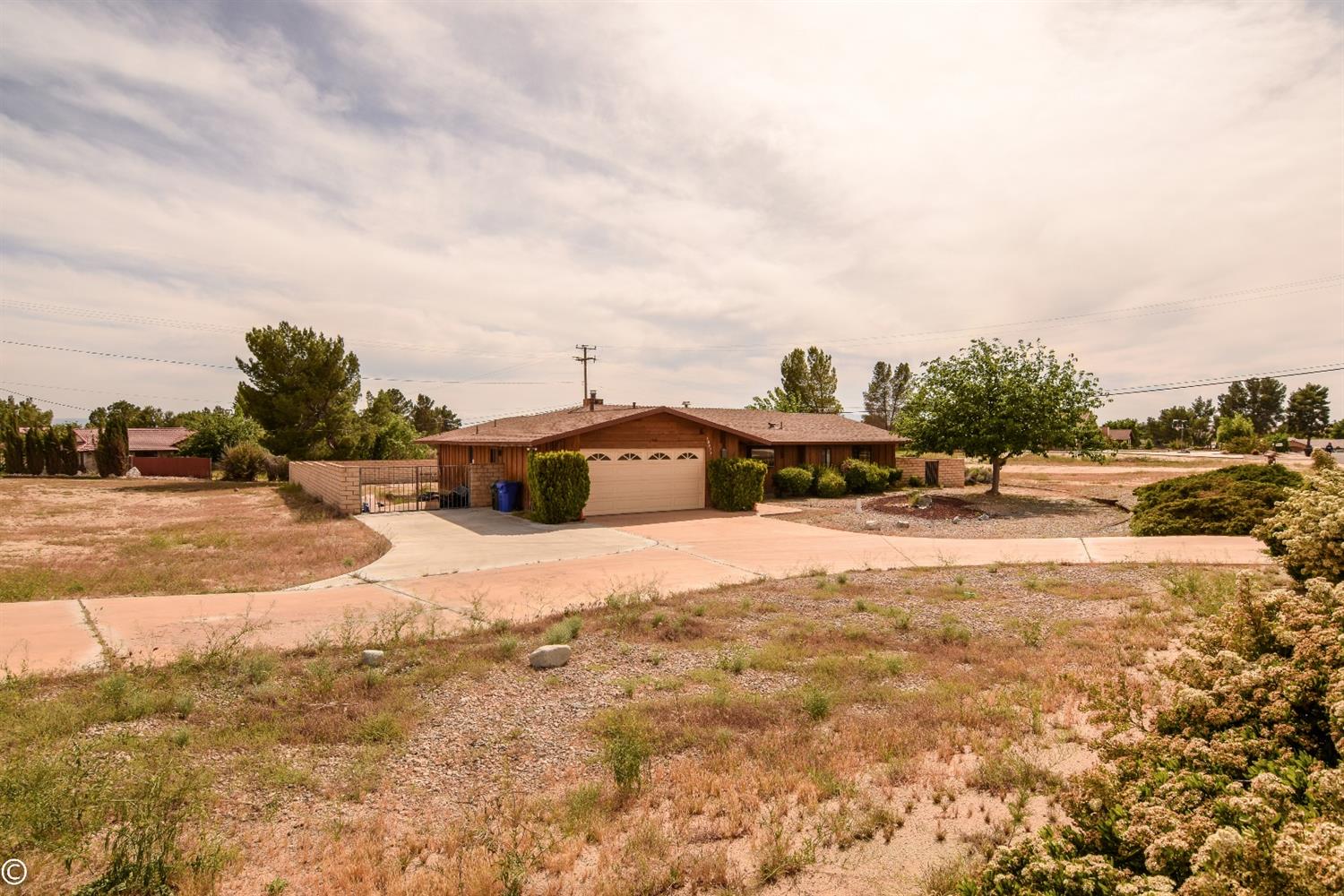 18079 Manitou Dr, Apple Valley, CA 92307 photo 7
