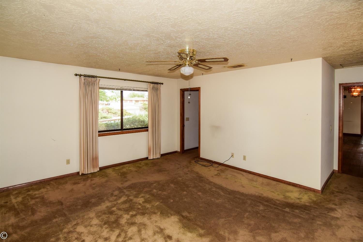 18079 Manitou Dr, Apple Valley, CA 92307 photo 24