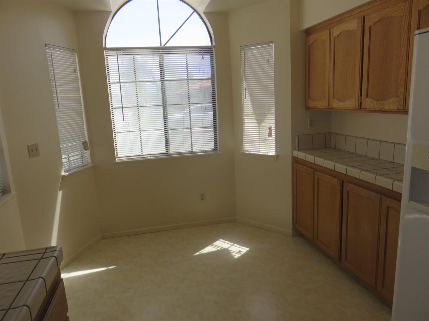 Undisclosed, Apple Valley, CA 92308 photo 12