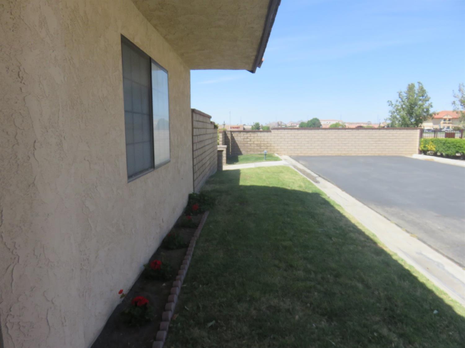 Undisclosed, Apple Valley, CA 92308 photo 16