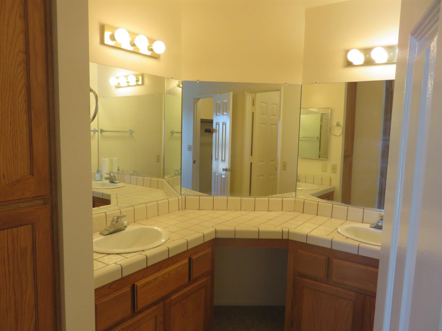Undisclosed, Apple Valley, CA 92308 photo 6