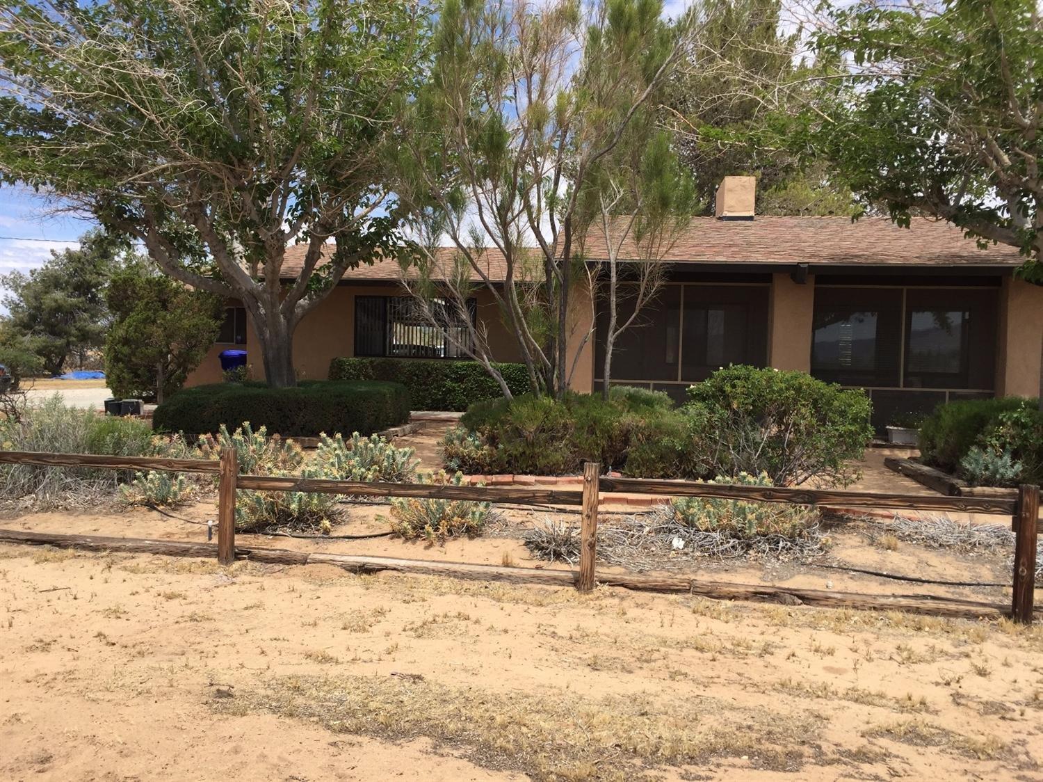 18828 Chickasaw Rd, Apple Valley, CA 92307 photo 1
