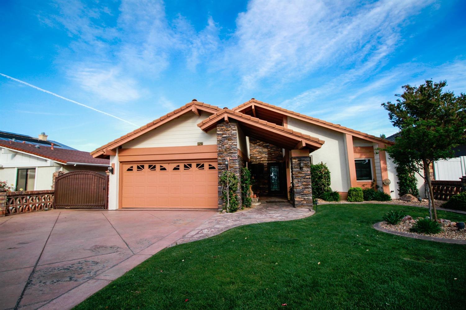 Undisclosed, Apple Valley, CA 92307 photo 3