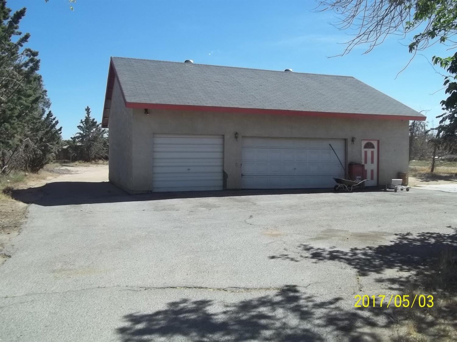 14969 Mission St, Hesperia, CA 92345 photo 2