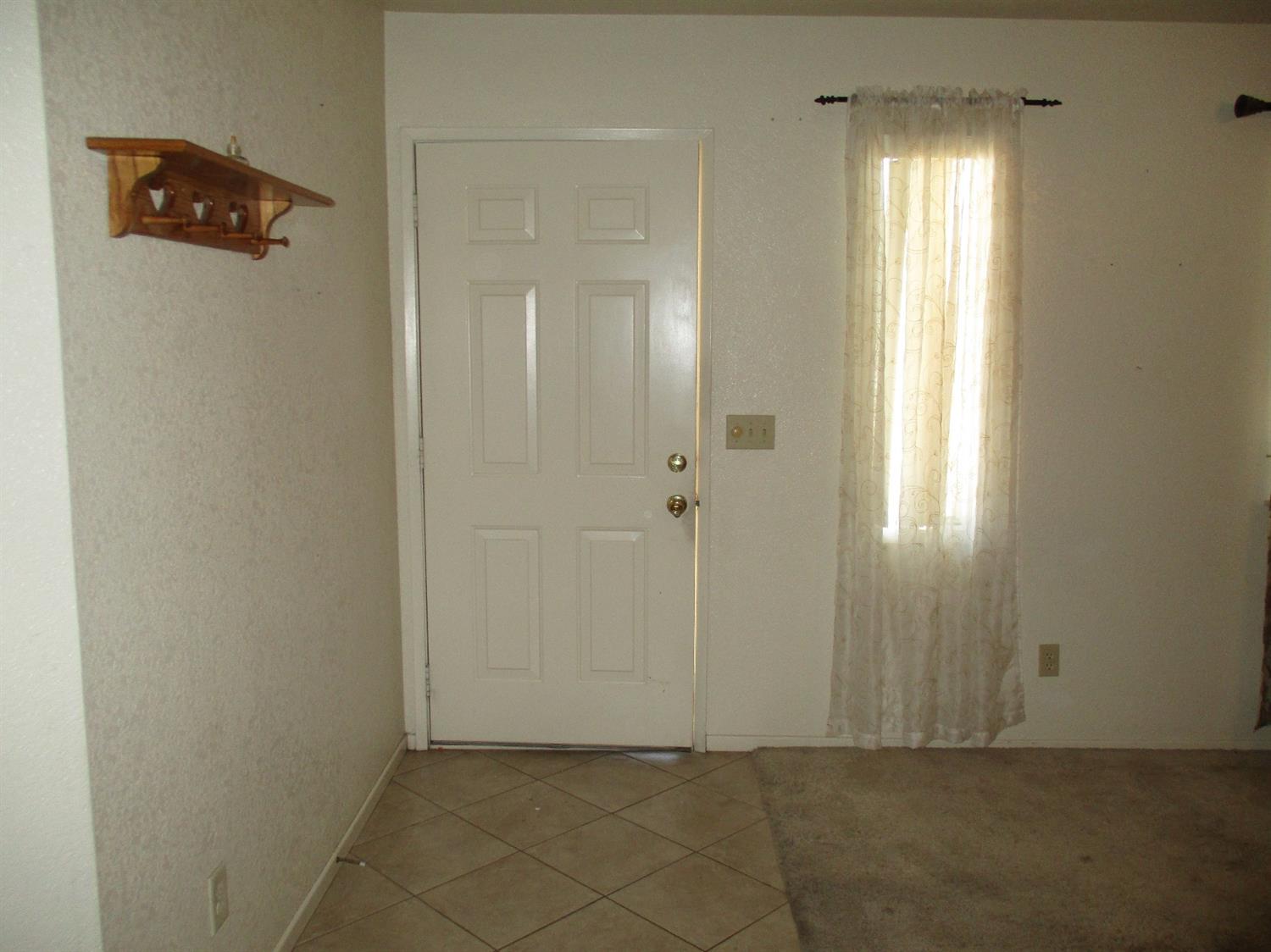 17184 Manzanita St, Hesperia, CA 92345 photo 3