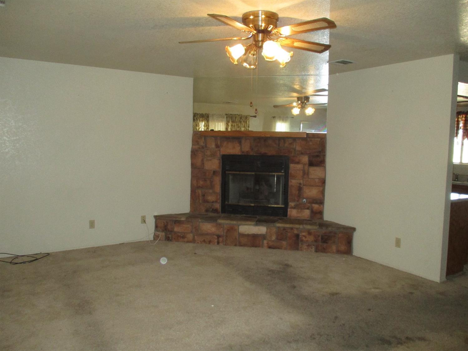 17184 Manzanita St, Hesperia, CA 92345 photo 6