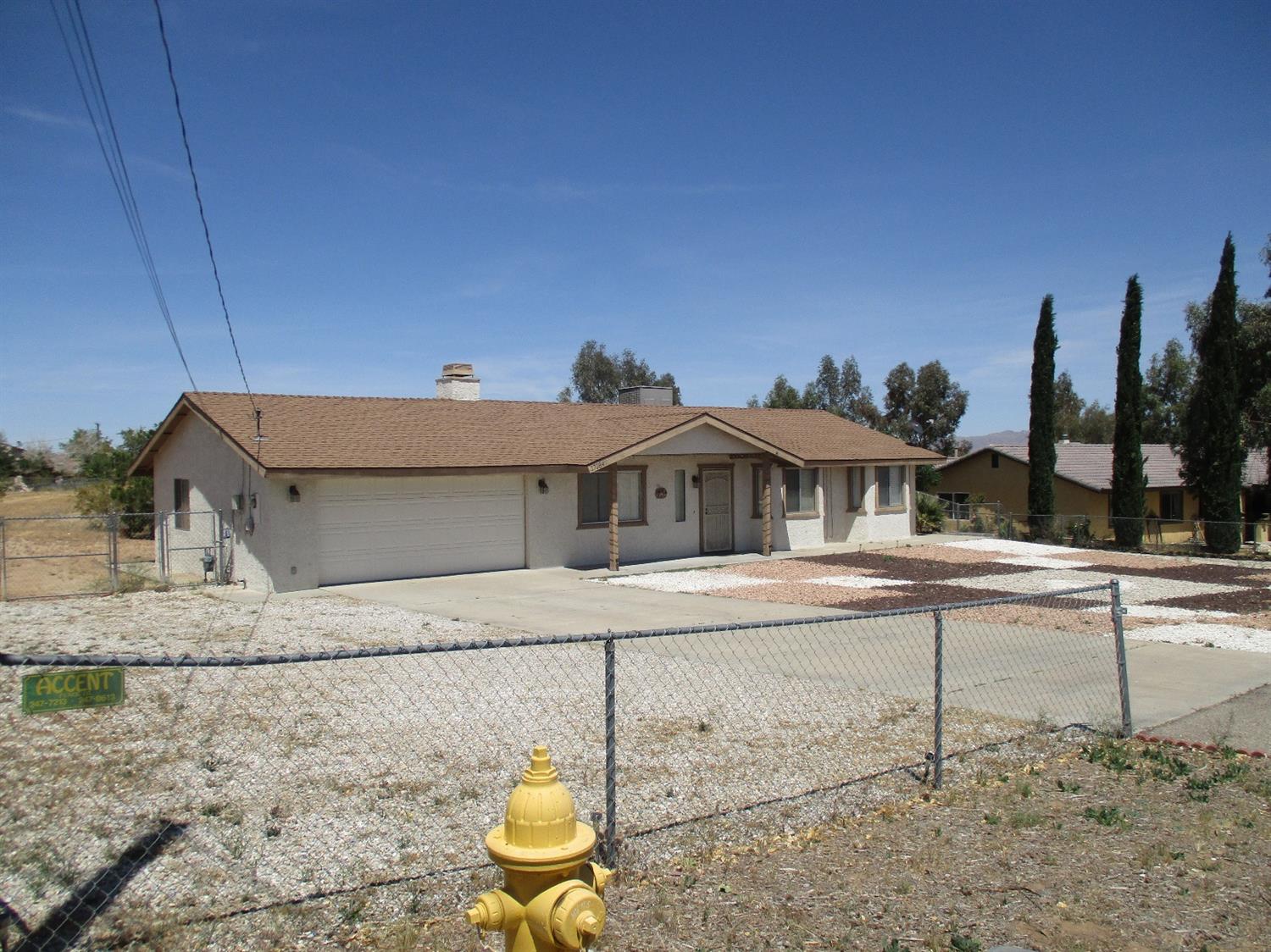 17184 Manzanita St, Hesperia, CA 92345 photo 2