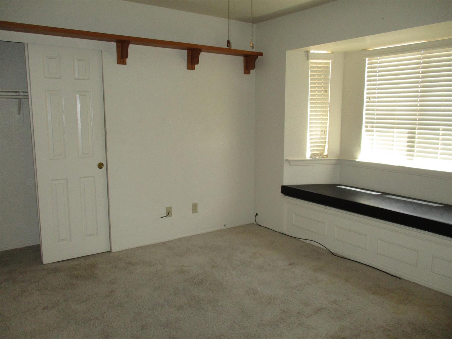 17184 Manzanita St, Hesperia, CA 92345 photo 8