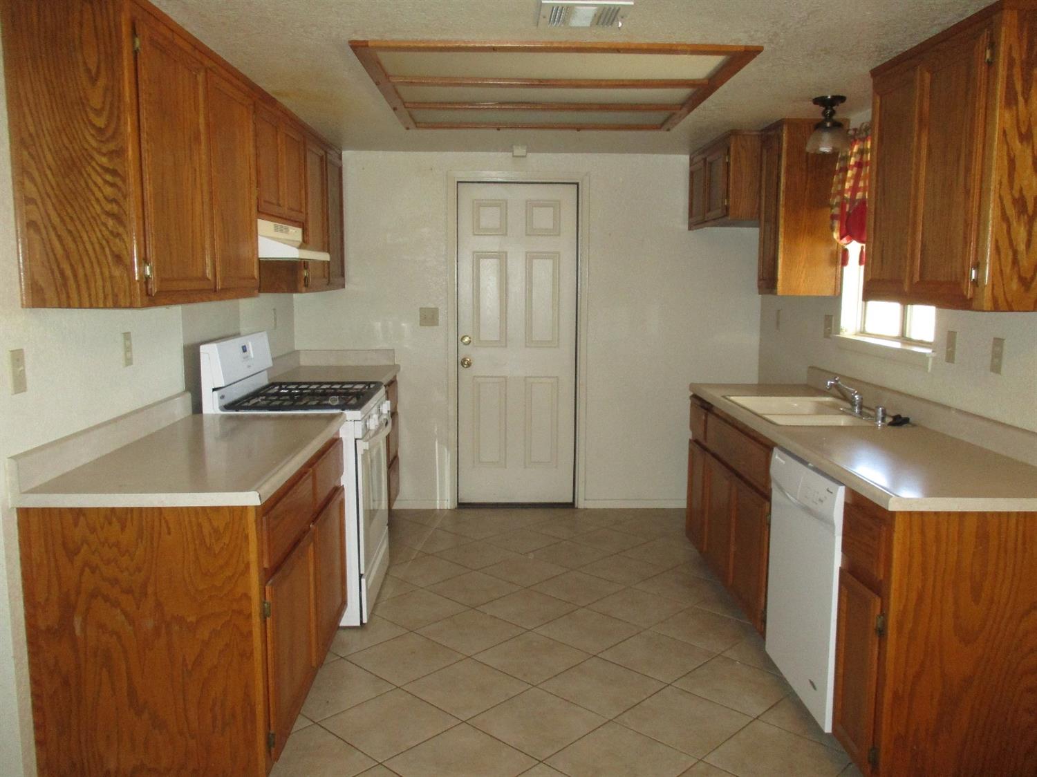 17184 Manzanita St, Hesperia, CA 92345 photo 4