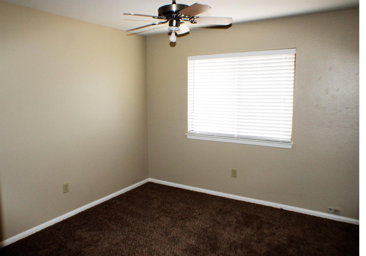 14371 Crow Rd, Apple Valley, CA 92307 photo 8