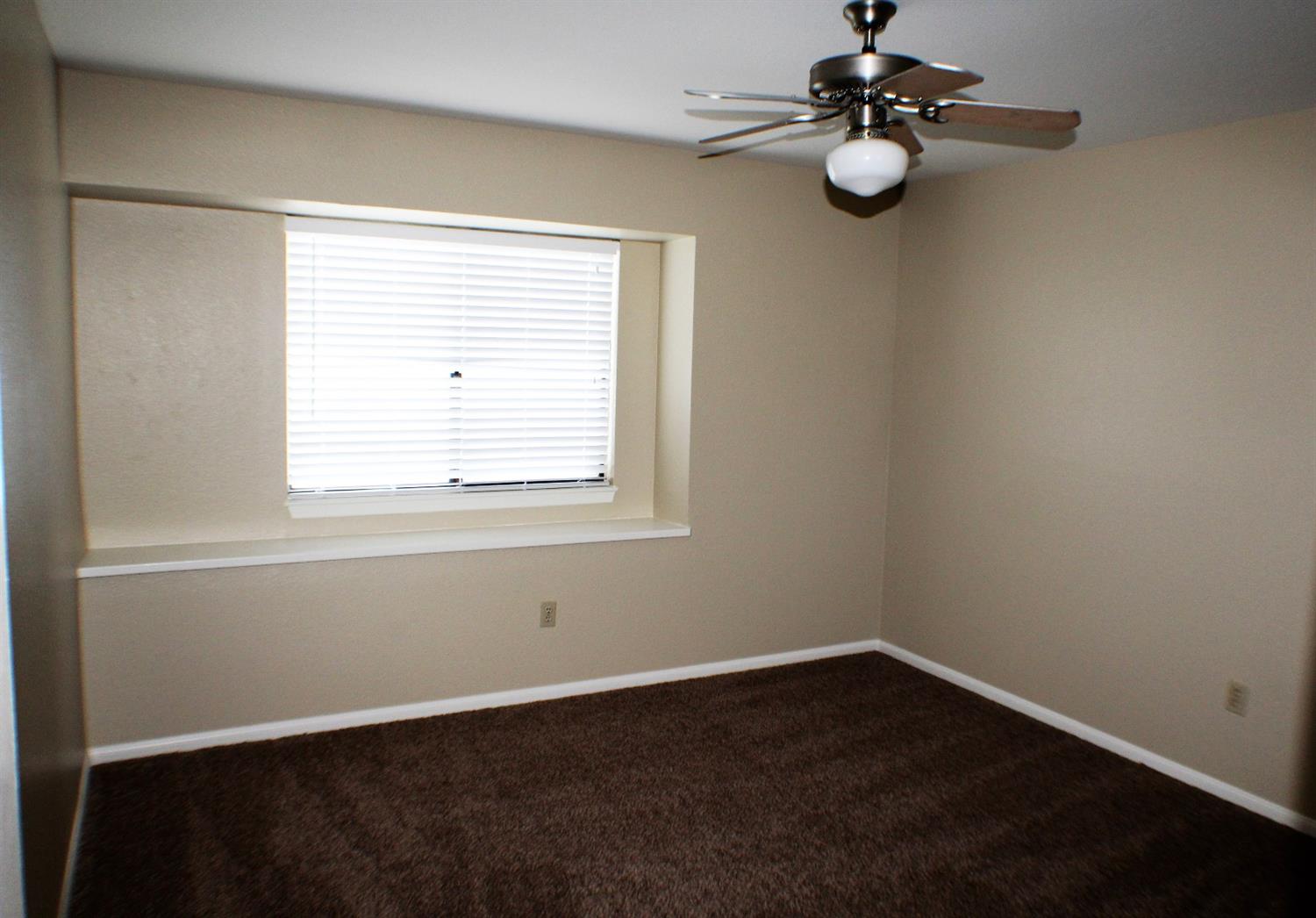 14371 Crow Rd, Apple Valley, CA 92307 photo 12