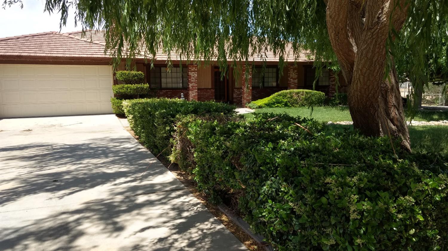 15214 Walnut St, Hesperia, CA 92345 photo 1