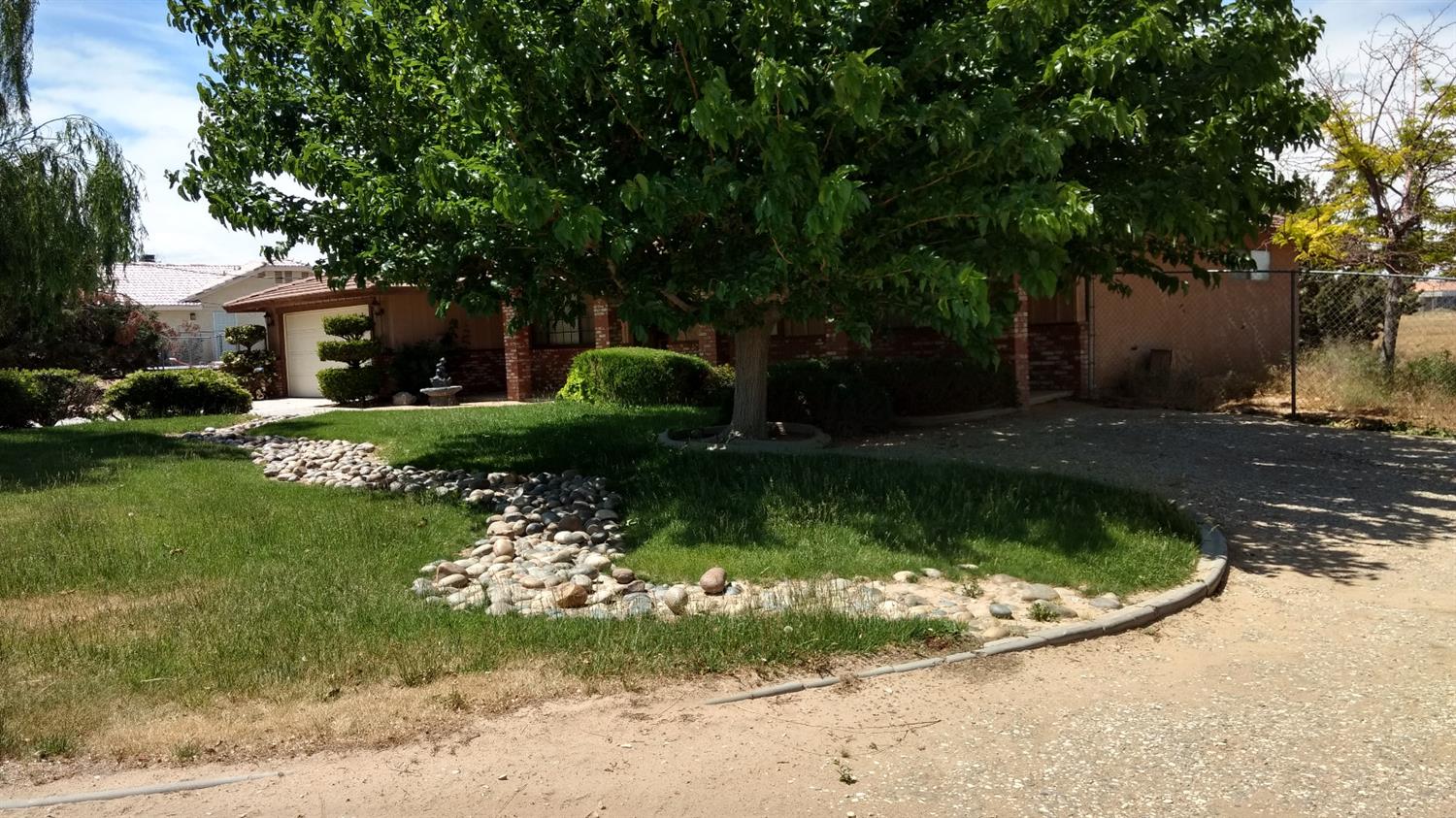 15214 Walnut St, Hesperia, CA 92345 photo 3