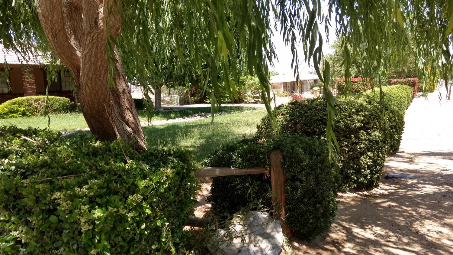 15214 Walnut St, Hesperia, CA 92345 photo 2