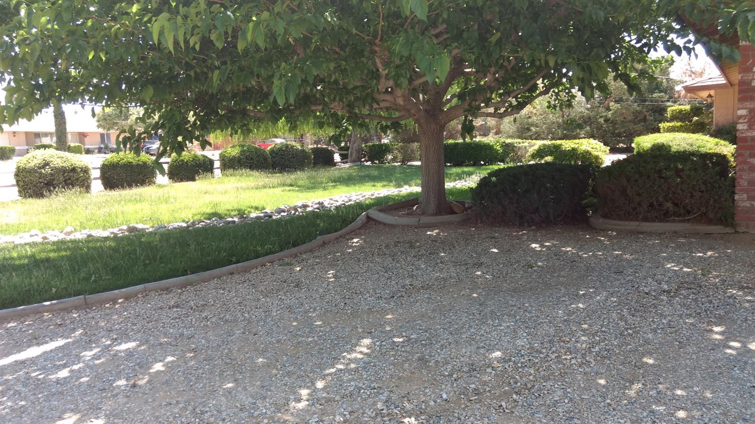 15214 Walnut St, Hesperia, CA 92345 photo 4