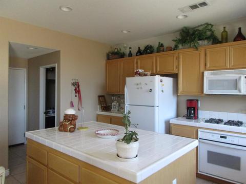 8613 Daybreak Ct, Hesperia, CA 92344 photo 4