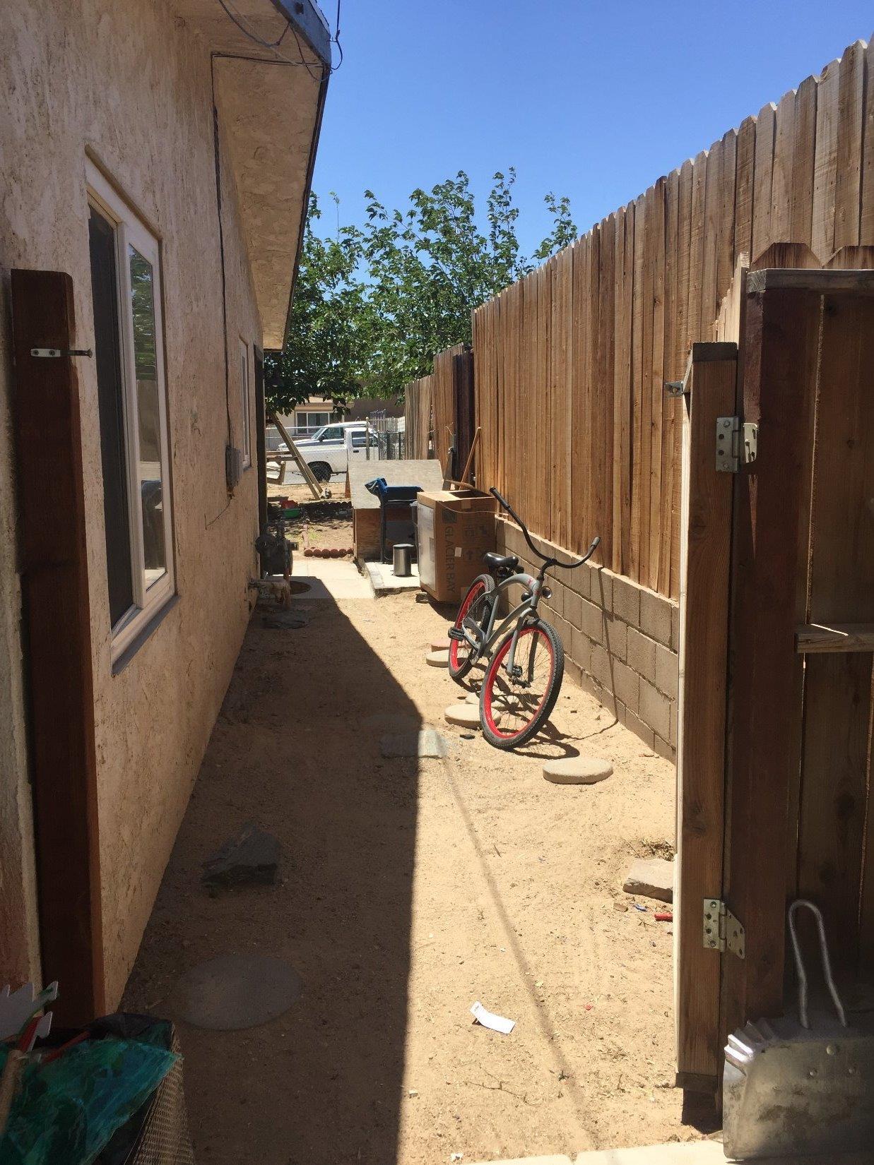 913 Las Amigas Dr, Barstow, CA 92311 photo 17