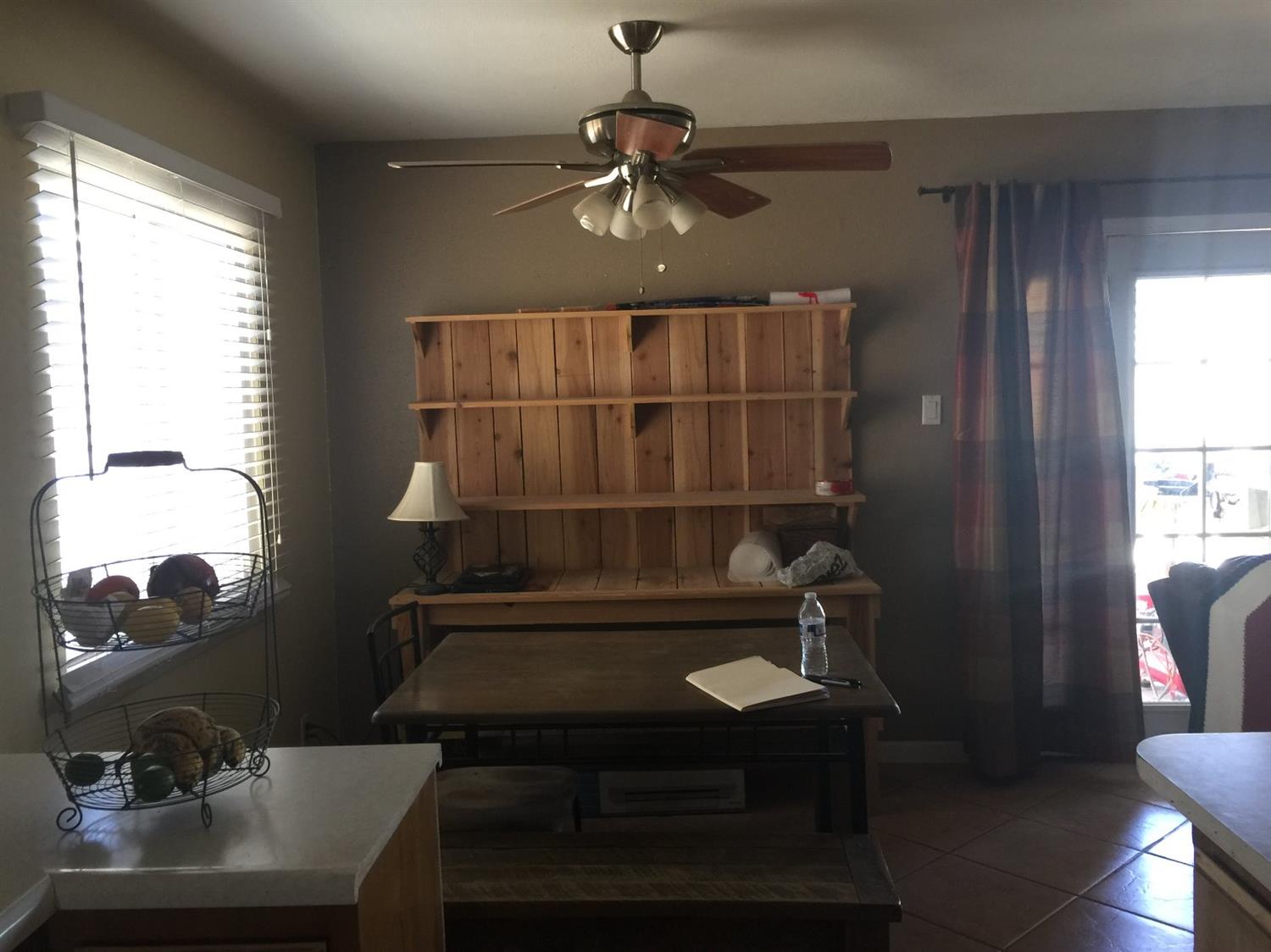 913 Las Amigas Dr, Barstow, CA 92311 photo 4