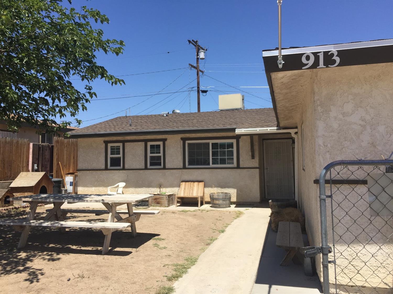 913 Las Amigas Dr, Barstow, CA 92311 photo 2