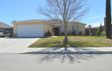 10607 Moorfield Cir, Adelanto, CA 92301 photo 1