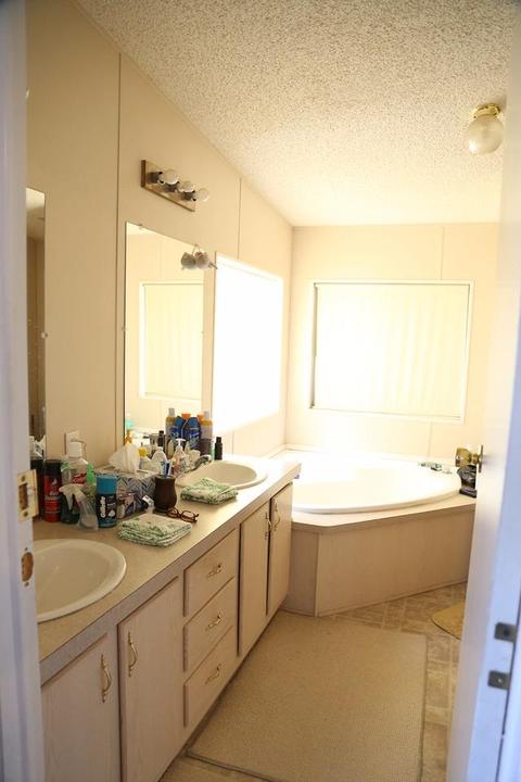 9476 Centola Rd, Phelan, CA 92371 photo 9