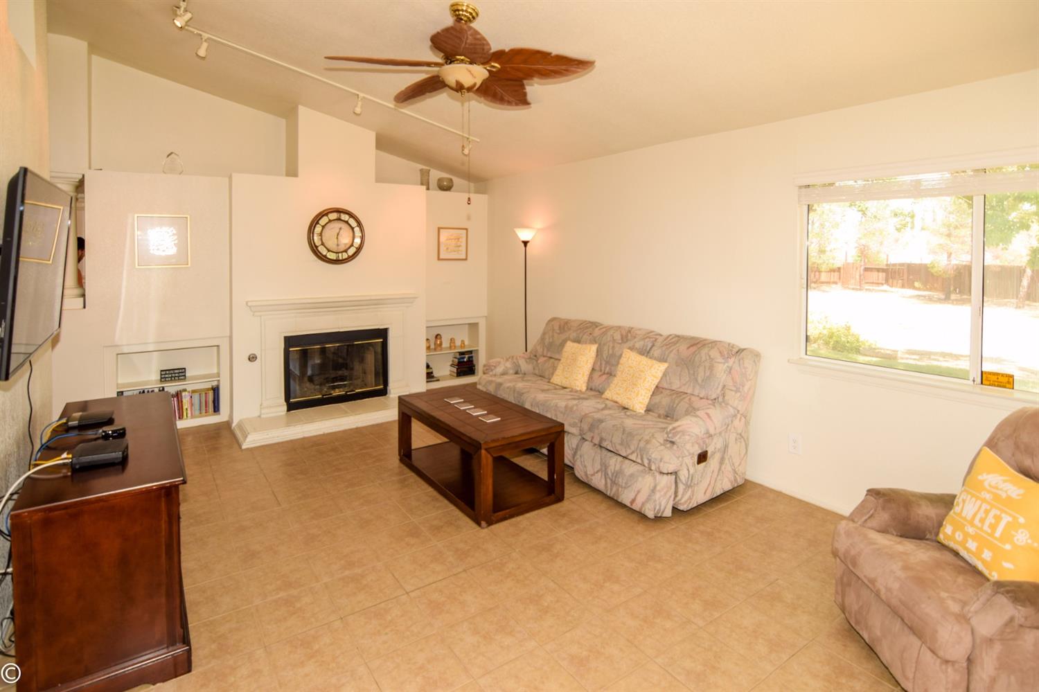 12273 Mockingbird Pl, Apple Valley, CA 92308 photo 14