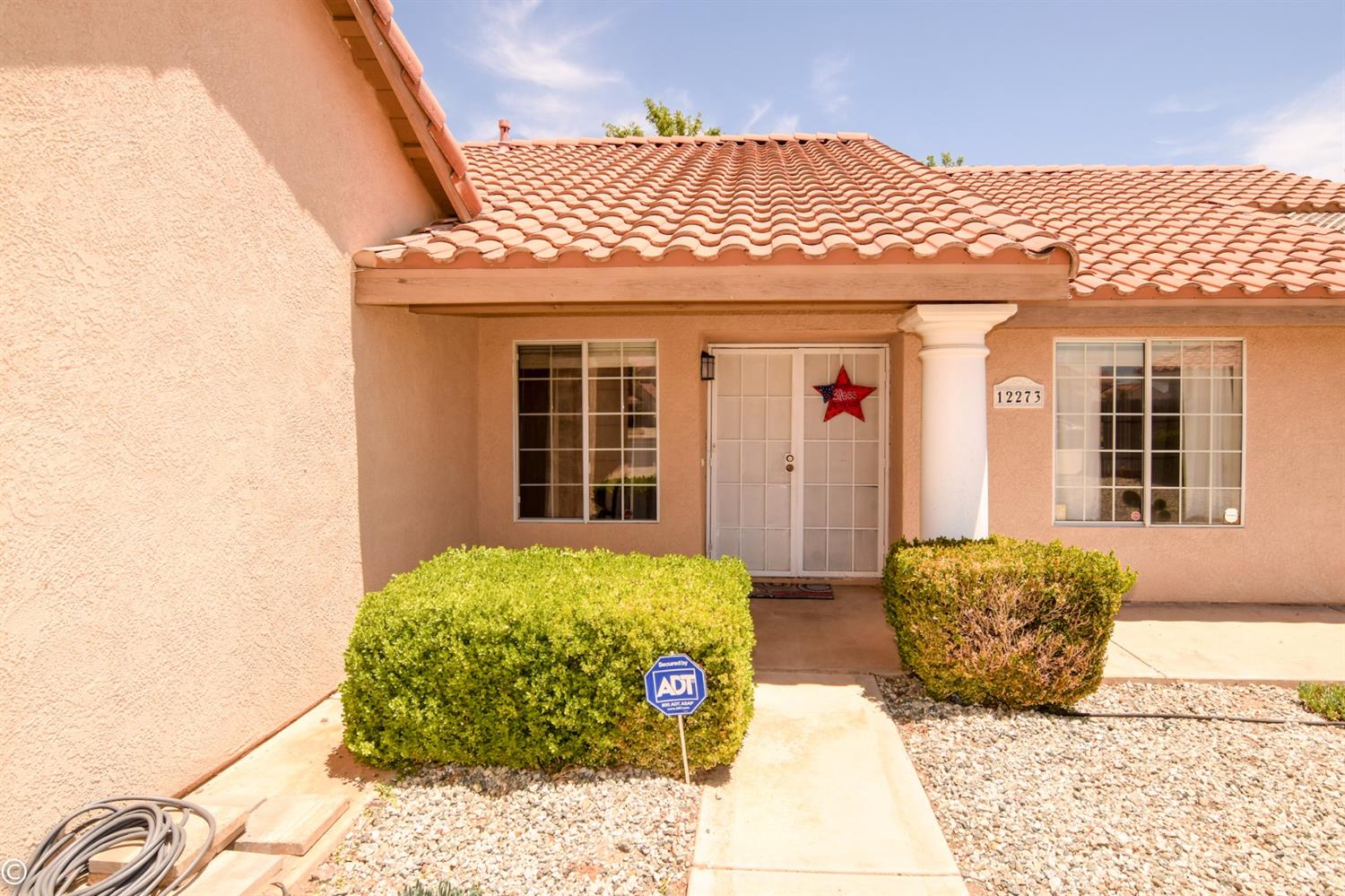 12273 Mockingbird Pl, Apple Valley, CA 92308 photo 3