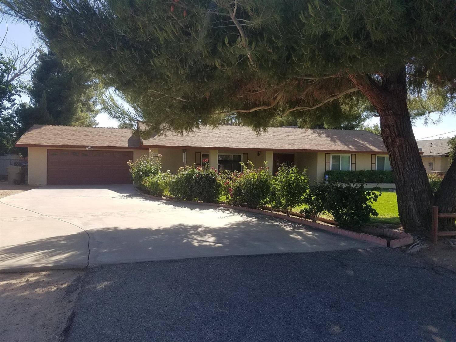 7498 Earhart Ave, Hesperia, CA 92345 photo 2