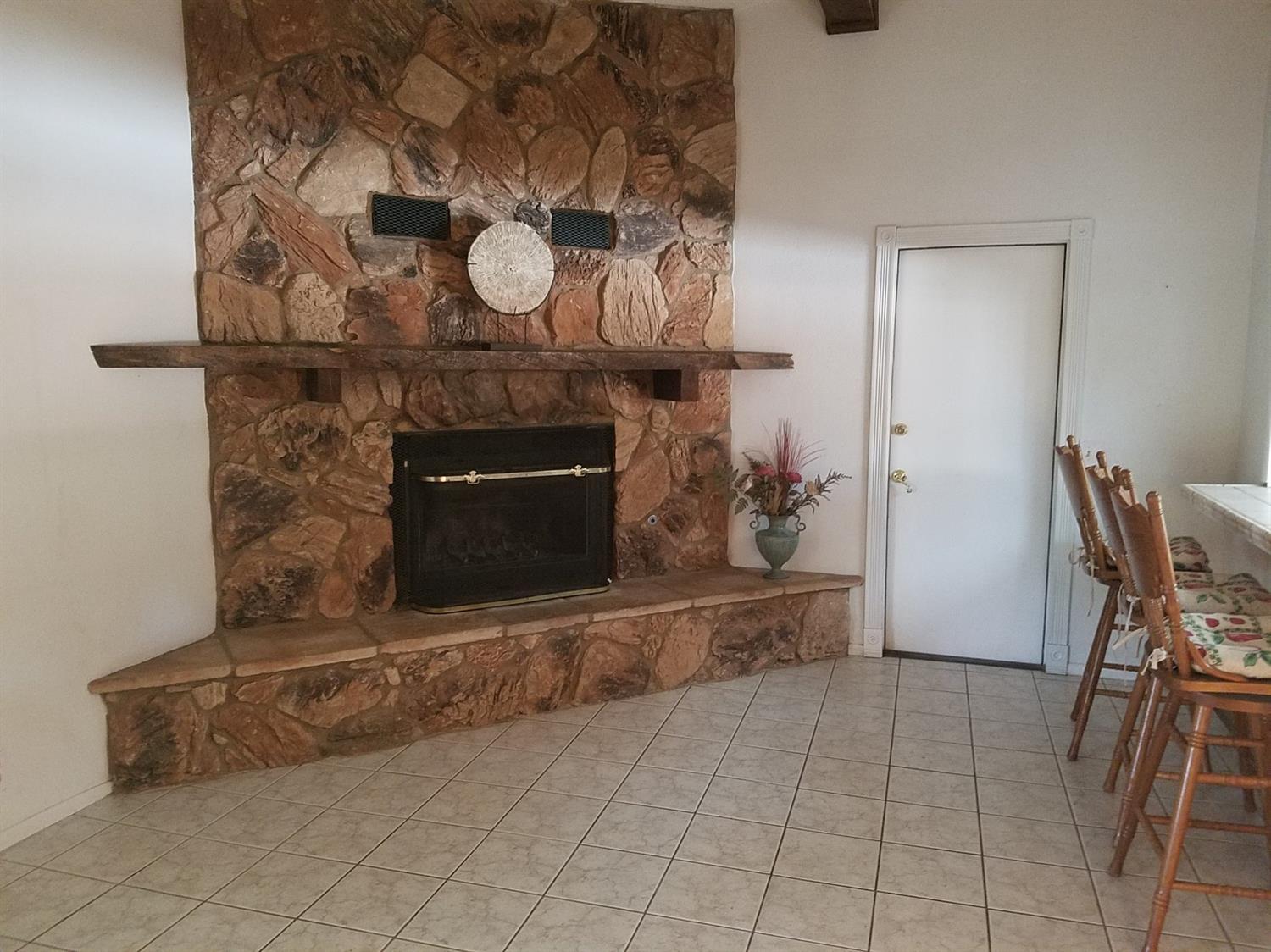 7498 Earhart Ave, Hesperia, CA 92345 photo 9