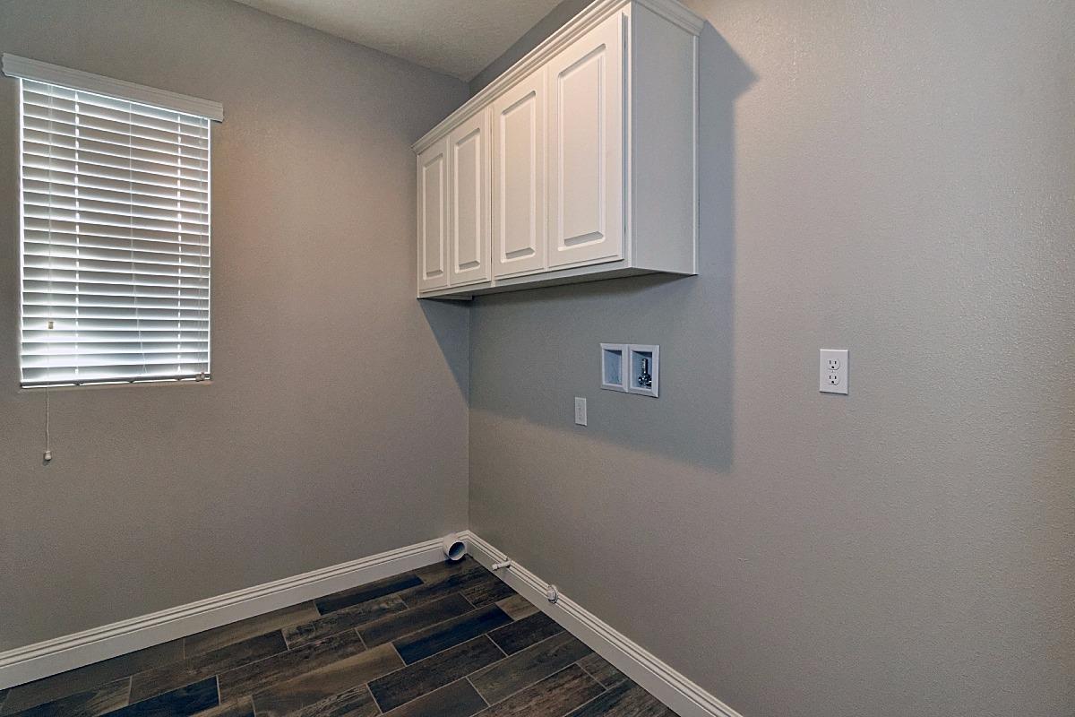 Undisclosed, Apple Valley, CA 92307 photo 11