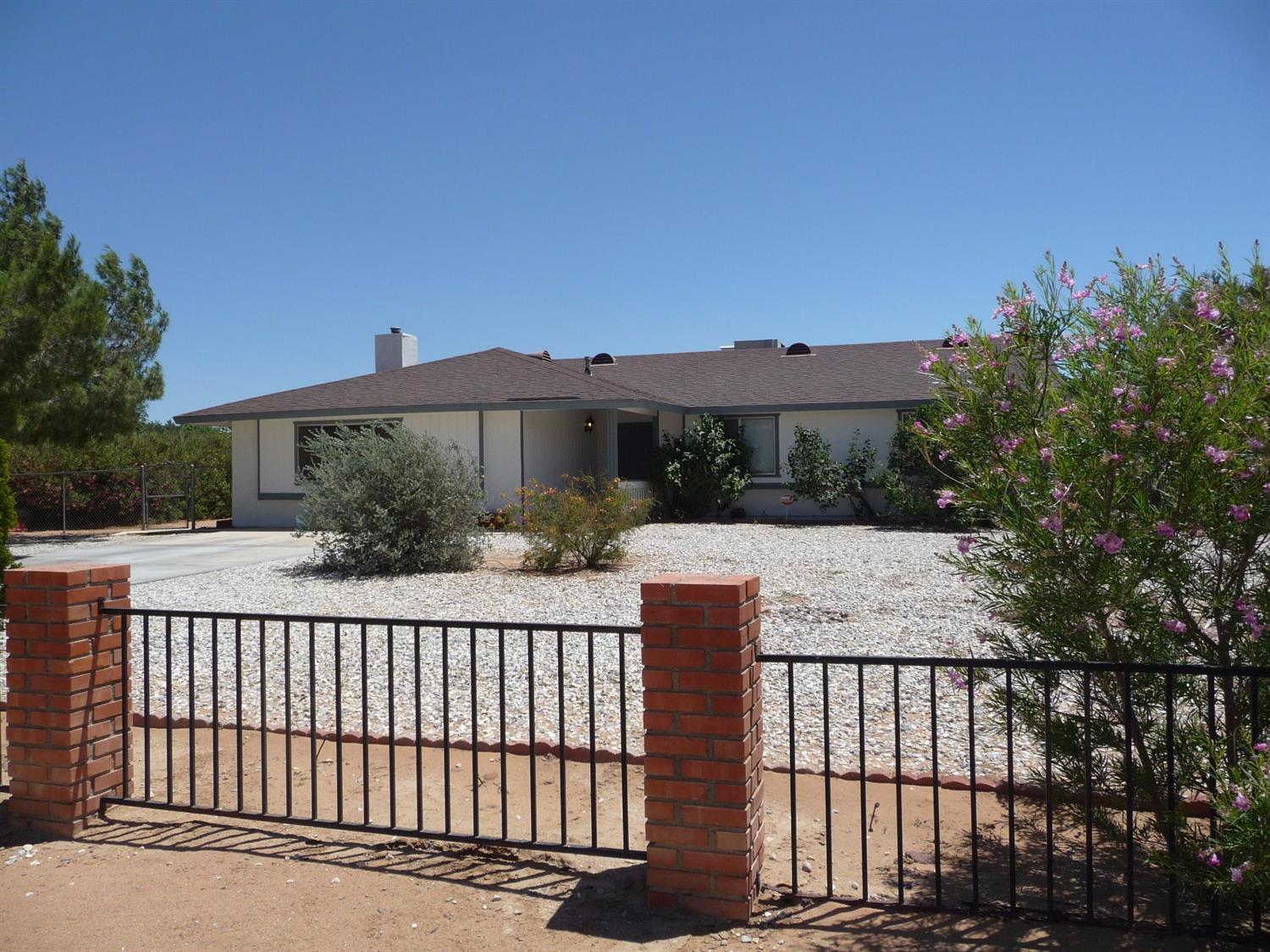 22117 Flathead Rd, Apple Valley, CA 92307 photo 1