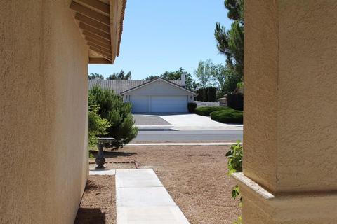 13971 Winnemucca Trl, Apple Valley, CA 92307 photo 4