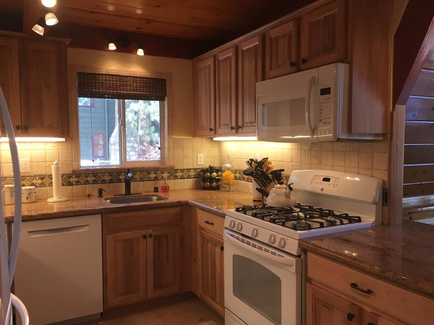 715 Lark Dr, Wrightwood, CA 92397 photo 13