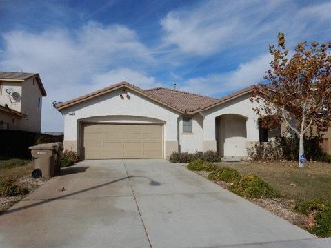 13782 Adams St, Hesperia, CA 92344 photo 2