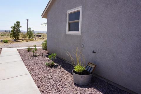 35940 Oasis St, Yermo, CA 92398 photo 4