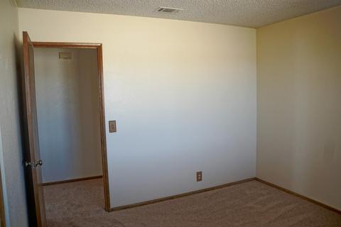 16585 Deodar St, Hesperia, CA 92345 photo 11