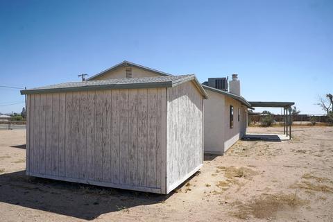 16585 Deodar St, Hesperia, CA 92345 photo 4