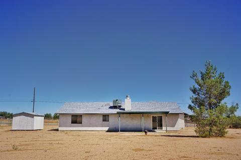 16585 Deodar St, Hesperia, CA 92345 photo 6