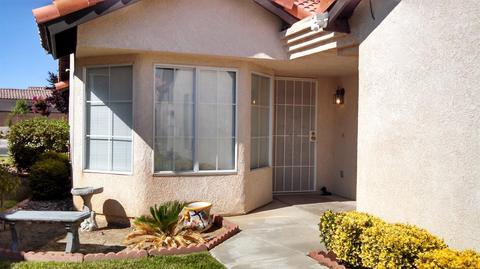 11536 Oak St, Apple Valley, CA 92308 photo 2