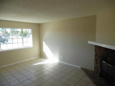 21164 Wisteria St, Apple Valley, CA 92308 photo 4