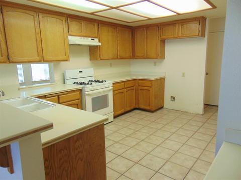 13440 Mountain Dr, Hesperia, CA 92344 photo 10