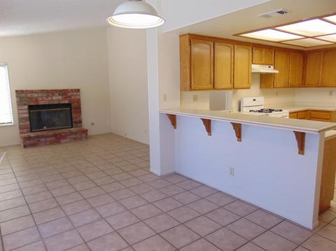 13440 Mountain Dr, Hesperia, CA 92344 photo 7