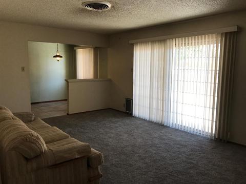 921 Las Amigas Dr, Barstow, CA 92311 photo 4