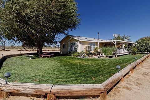 11555 Buttonwood St, Phelan, CA 92371 photo 1