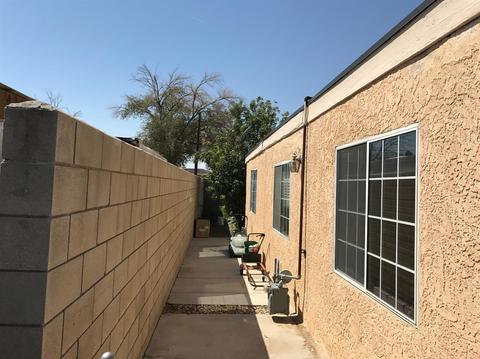 34598 Western Dr, Barstow, CA 92311 photo 2